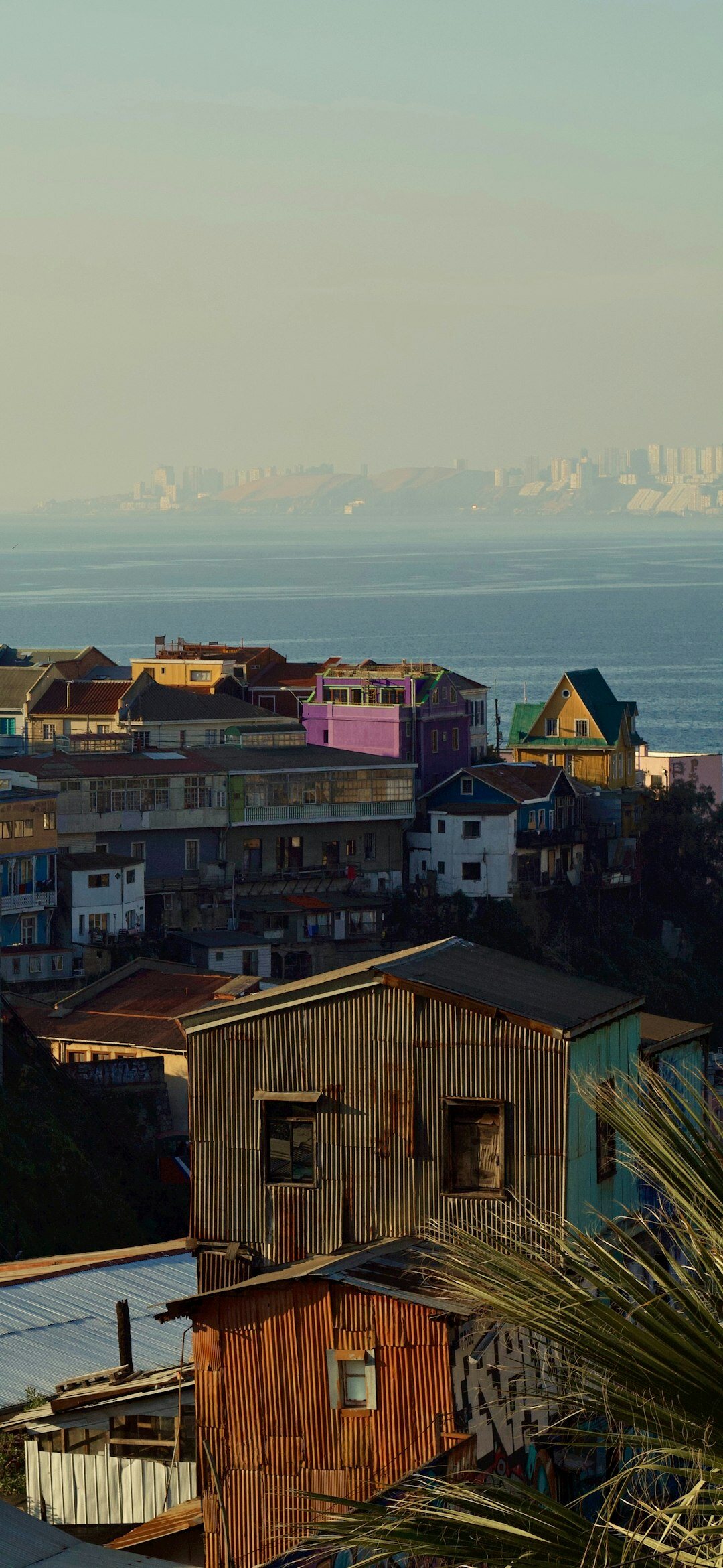 valparaiso colorful houses